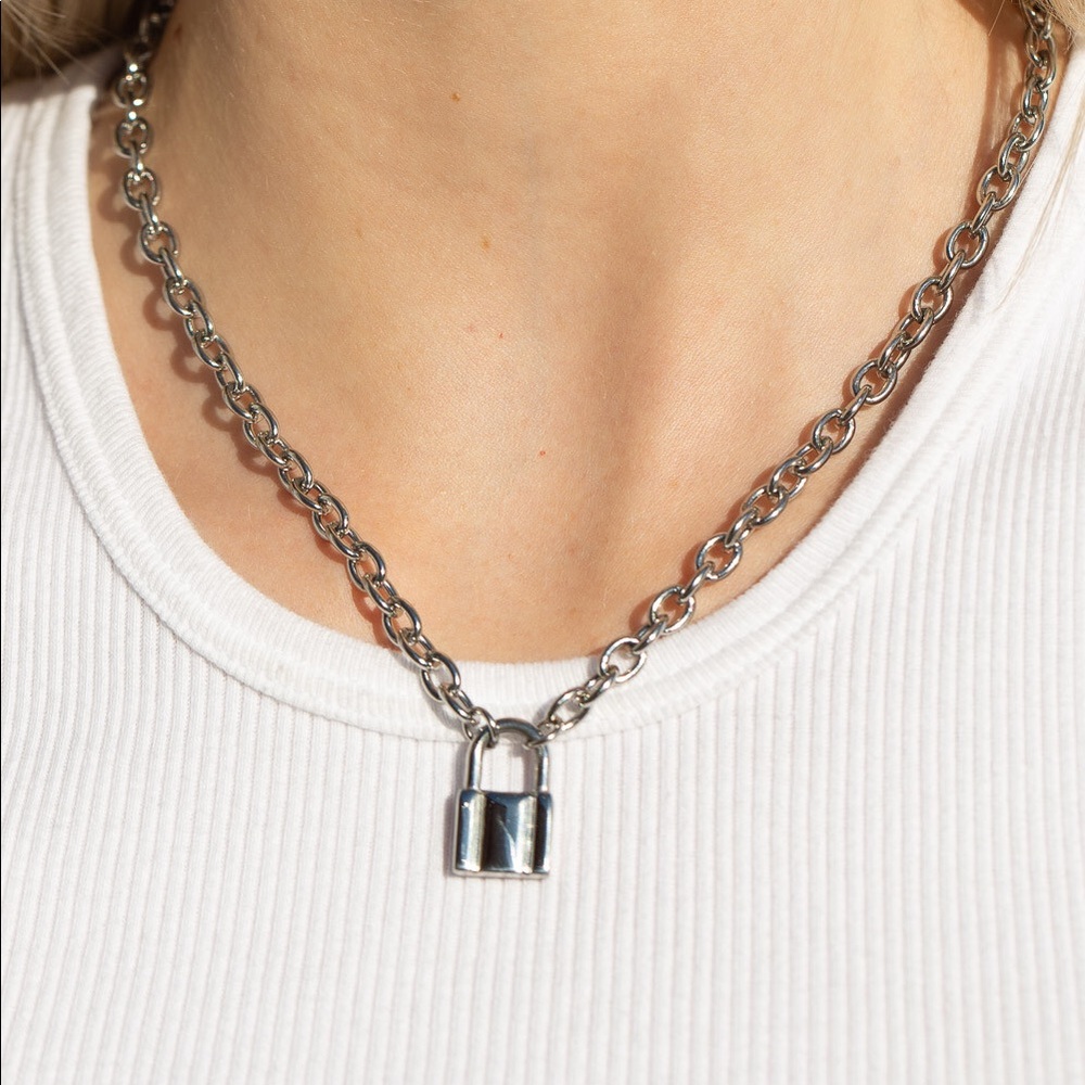 Brandy Melville Silver Lock Chain Necklace .